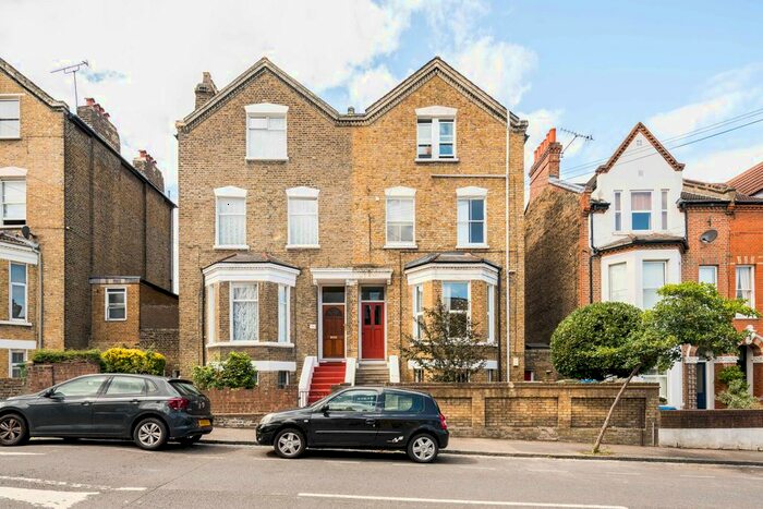 2 Bedroom Flat To Rent In Bushey Hill Road, London, SE5