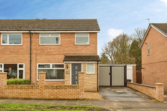 3 Bedroom Semi Detached House For Sale In Westgate, Leyland, Lancashire, PR25