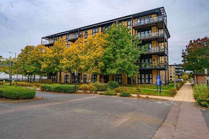 2 Bedroom Flat For Sale In Bessemer Road, Welwyn Garden City, AL7