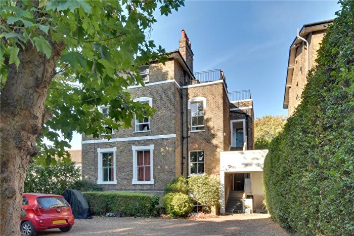 3 Bedroom Apartment For Sale In Kidbrooke Park Road, Blackheath, London, SE3
