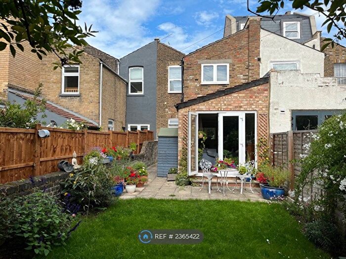 2 Bedroom Maisonette To Rent In London, London, E3