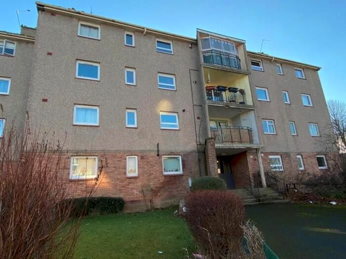 3 Bedroom Flat To Rent In Oxgangs Street, Edinburgh EH13
