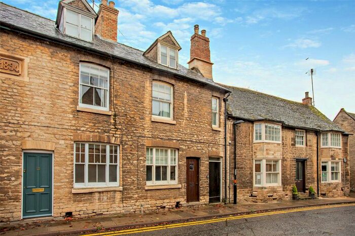 3 Bedroom Terraced House To Rent In North Street, Oundle, Peterborough, PE8