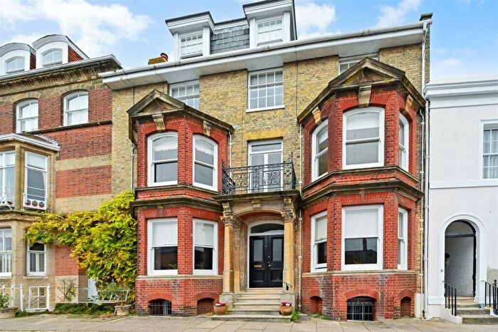2 Bedroom Apartment To Rent In Maltravers Street, Arundel, BN18
