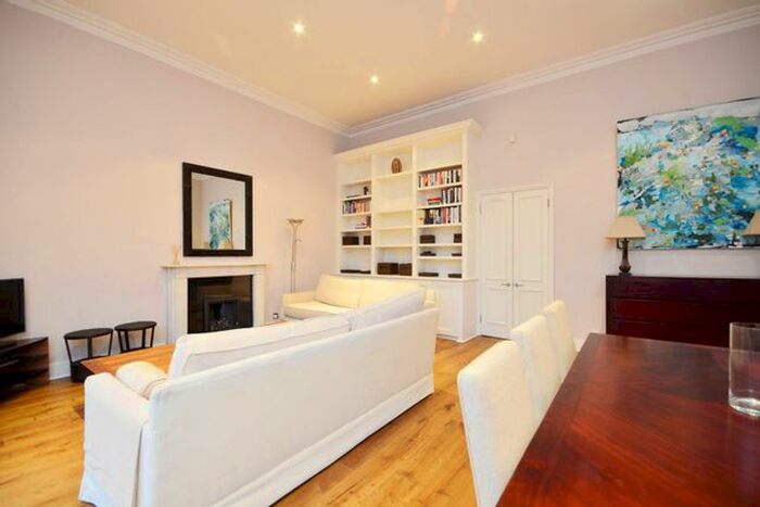 2 Bedroom Flat To Rent In Gledhow Gardens, South Kensington, London, SW5