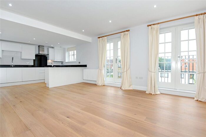 3 Bedroom Apartment To Rent In Regency House, Eton Court, Windsor, Berkshire, SL4