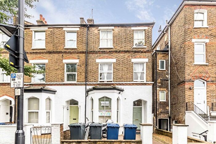 Studio To Rent In York Road, Acton, W3