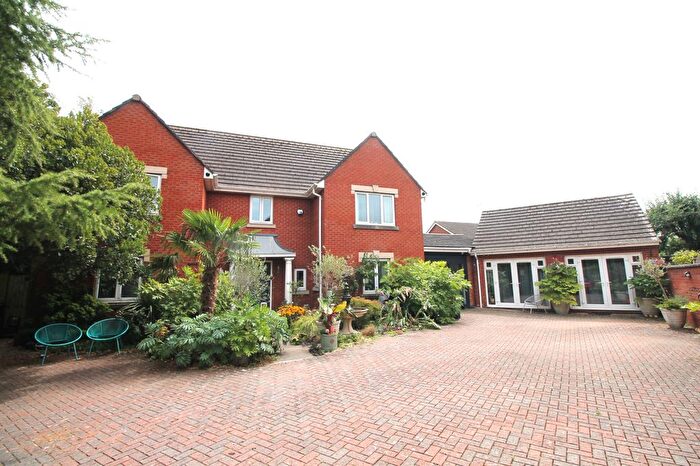 8 Bedroom Detached House For Sale In Coburn Gardens, Cheltenham, GL51