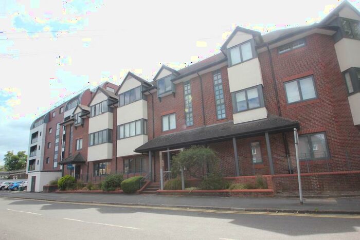 1 Bedroom Apartment To Rent In West Byfleet, KT14