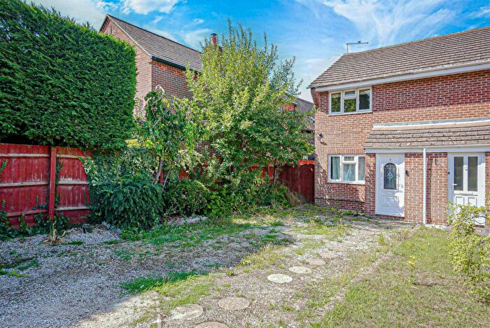 2 Bedroom Semi-Detached House For Sale In Flemming Avenue, Chalgrove, OX44