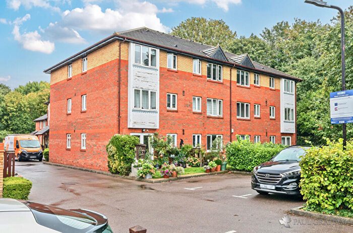 2 Bedroom Apartment For Sale In Dover Gardens, Carshalton, SM5
