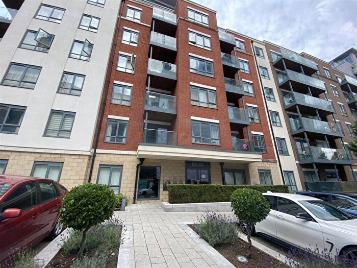 2 Bedroom Apartment To Rent In Ellyson House, East Drive, NW9