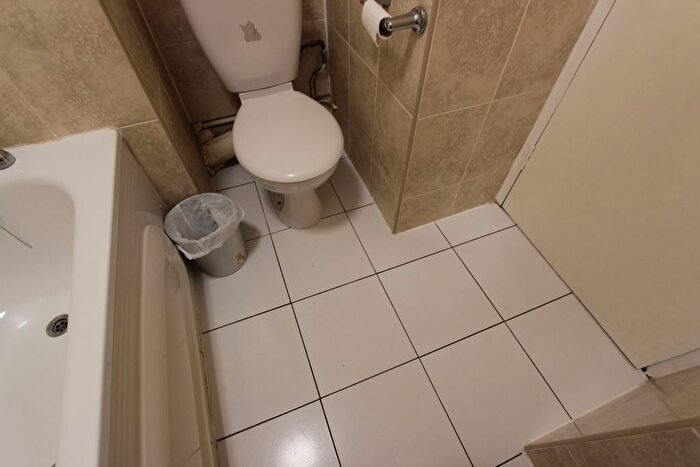 2 Bedroom Flat To Rent In Gresse Street, London, W1T