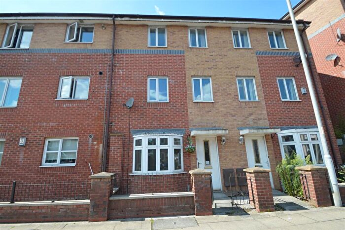 4 Bedroom House To Rent In Chorlton Road, Hulme, Manchester, M15