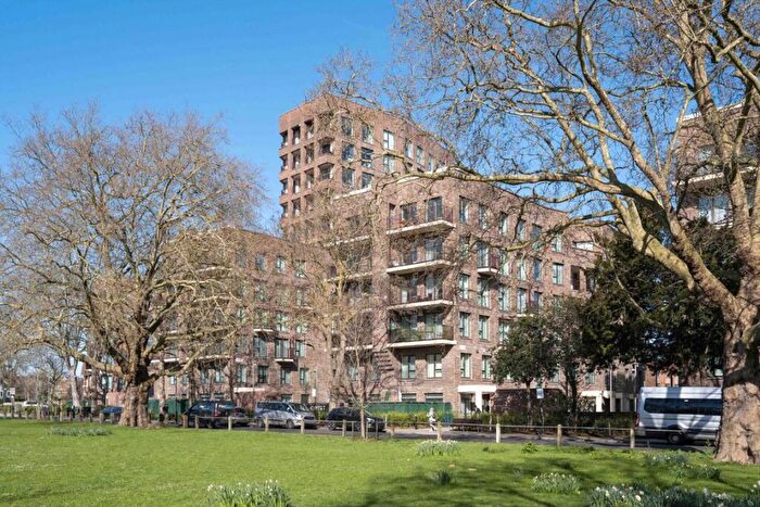 2 Bedroom Flat For Sale In Clapton Common, Clapton, E5
