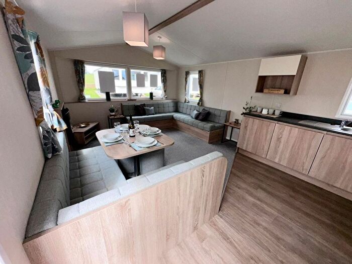 2 Bedroom Park Home For Sale In Gisburn, BB7