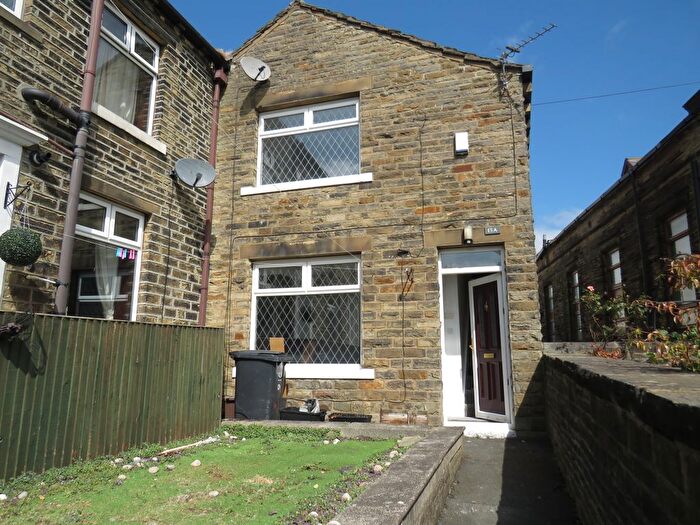 2 Bedroom Property To Rent In Stretchgate Lane, Pellon, Halifax, HX2