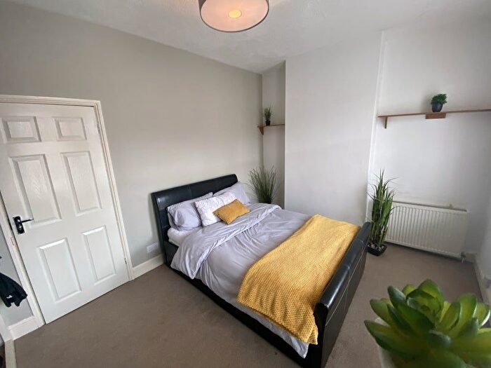 3 Bedroom Semi Detached House To Rent In Dundee Street, Northampton, NN5