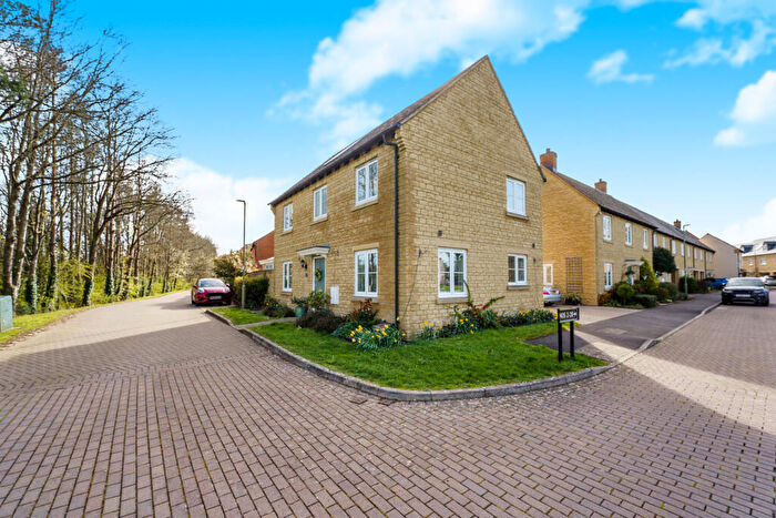 4 Bedroom Detached House For Sale In Hazeldene Close, Eynsham, Oxfordshire, OX29