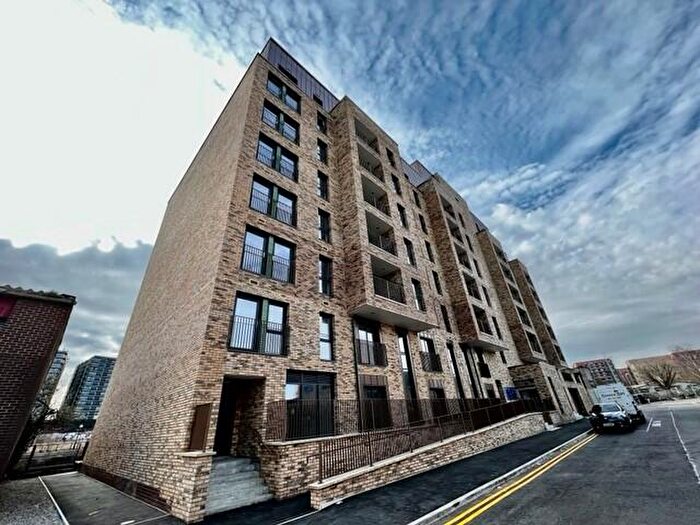 2 Bedroom Apartment To Rent In Waterhouse, Salford, M5