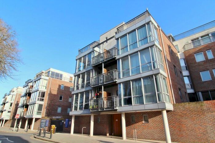 1 Bedroom Apartment To Rent In Admiralty Road, Portsmouth, PO1