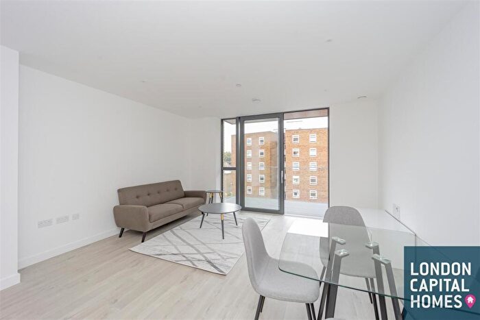1 Bedroom Apartment To Rent In Willowbrook House, Coster Avenue, London, N4