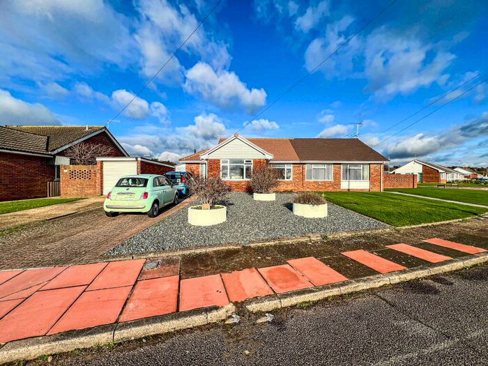 3 Bedroom Bungalow To Rent In Clyde Road, Worthing, BN13