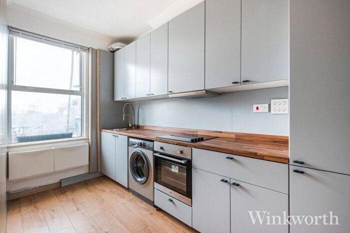 1 Bedroom Flat To Rent In New Cross Road, London, SE14