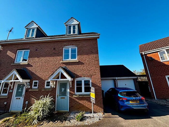 3 Bedroom Semi-Detached House To Rent In Fennel Crescent, Downham Market, PE38