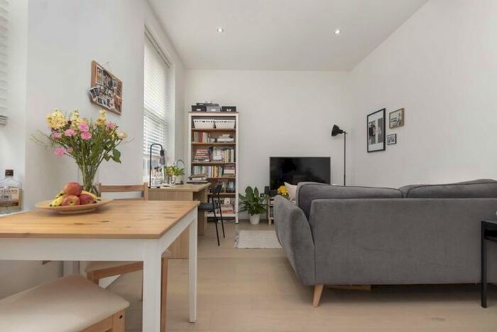 1 Bedroom Flat To Rent In Upper Richmond Road, London, SW15