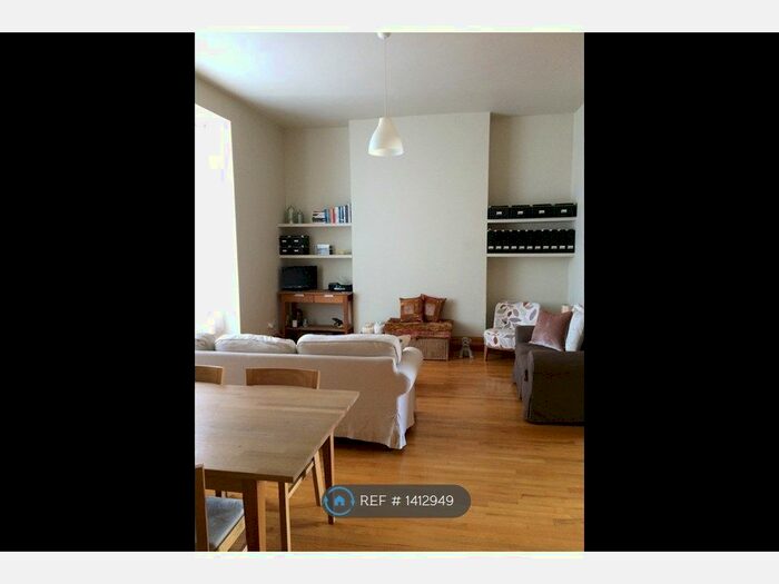 1 Bedroom Flat To Rent In Stanley Road, Teddington, TW11