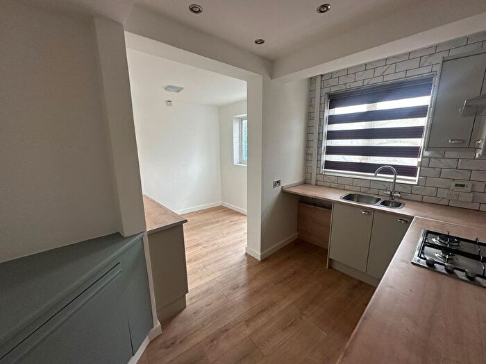 3 Bedroom Semi-Detached House To Rent In Hazel Drive, Braunstone Town, LE3