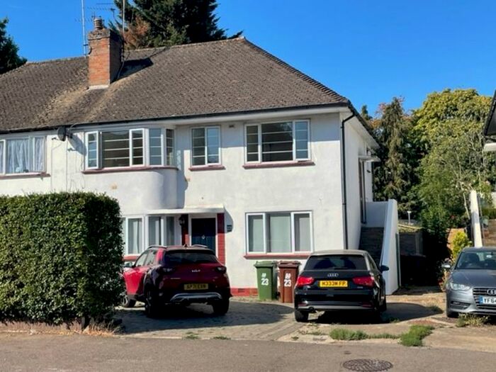 3 Bedroom Maisonette To Rent In Bedroom First Floor Maisonette, With Garden, Borehamwood, WD6