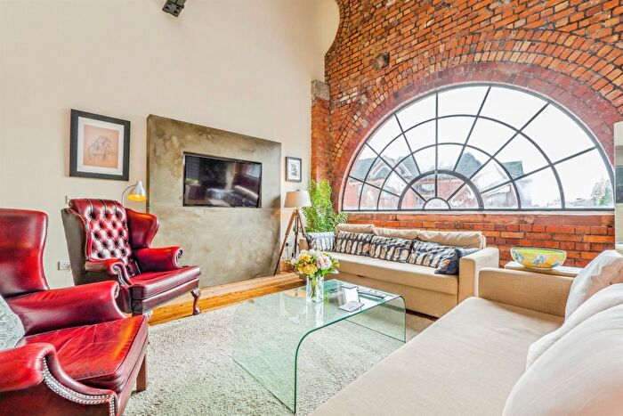 1 Bedroom Flat For Sale In Pendyris Street, Cardiff, CF11