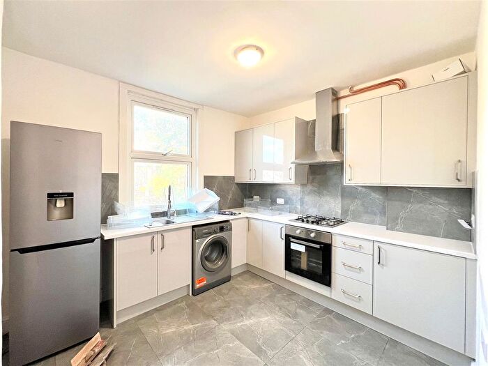 2 Bedroom Flat To Rent In Lea Bridge Road, London, E10