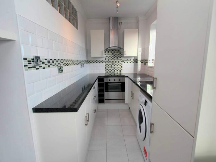 2 Bedroom Flat To Rent In Plas Cleddau, Cwm Talwg, Barry CF62