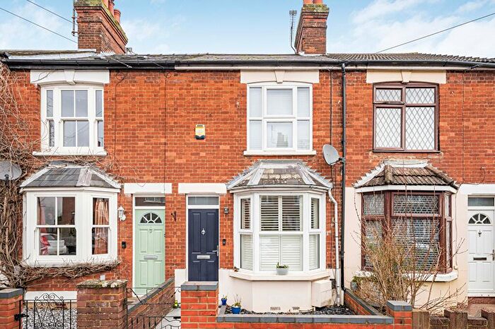 3 Bedroom Terraced House For Sale In Lancaster Road, Hitchin, SG5