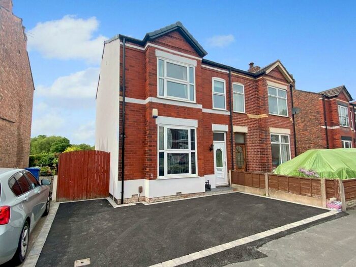 3 Bedroom Semi-Detached House To Rent In Carlton Road, Sale, M33