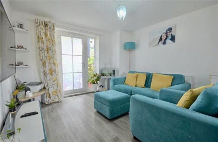 2 Bedroom Apartment To Rent In Webber Street, Horley, RH6