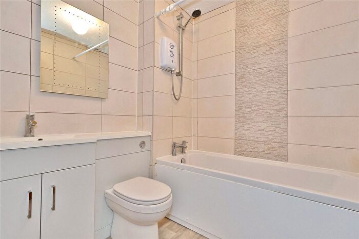 1 Bedroom Flat To Rent In Beta Road, Woking, Surrey, GU22