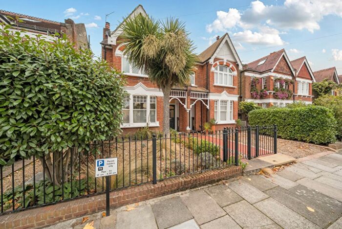 5 Bedroom Semi Detached House For Sale In Teddington Park, Teddington, TW11