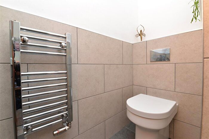 3 Bedroom House To Rent In Grange Close, Everton, Lymington, Hampshire, SO41