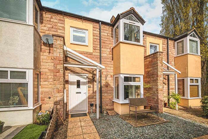 3 Bedroom Town House For Sale In Fullers Close, Milford, Belper, DE56