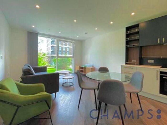 2 Bedroom Flat To Rent In Lily House, TW18