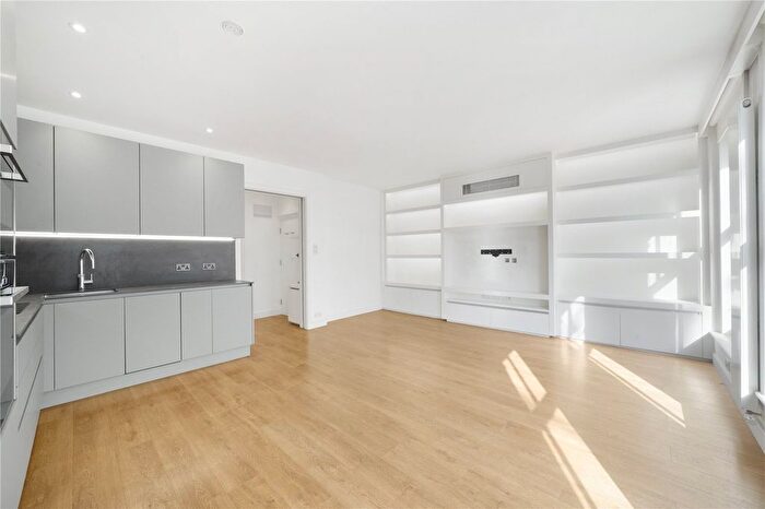 1 Bedroom Flat To Rent In Charlotte Street, Fitzrovia, London, W1T