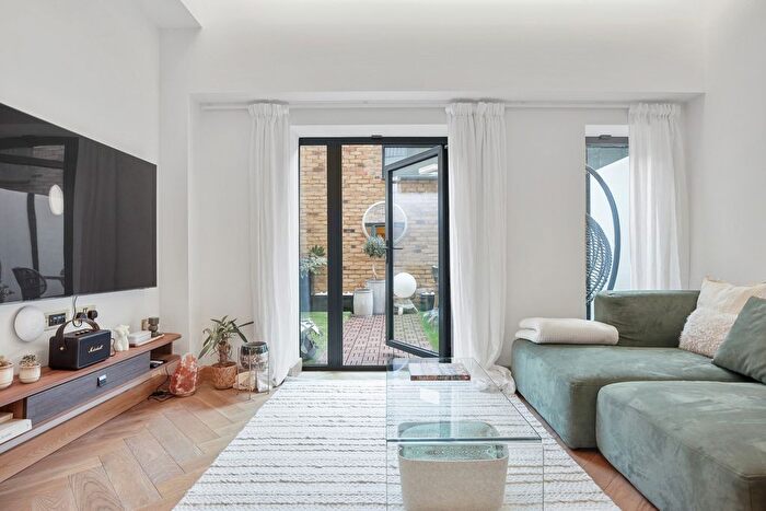 1 Bedroom Flat For Sale In Baker Street, London, W1U