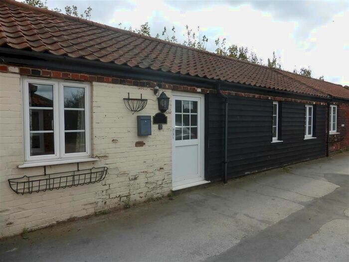 1 Bedroom Barn Conversion To Rent In Norwich Road, Yaxham, Dereham, NR19