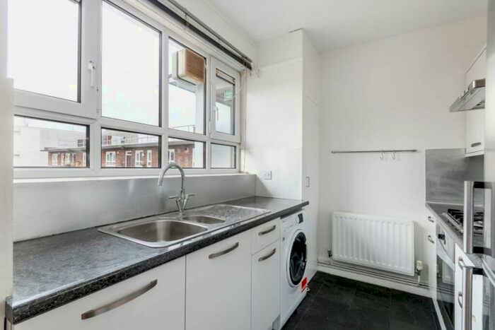 1 Bedroom Maisonette To Rent In Fineran Ct, St Johns Hill, SW11