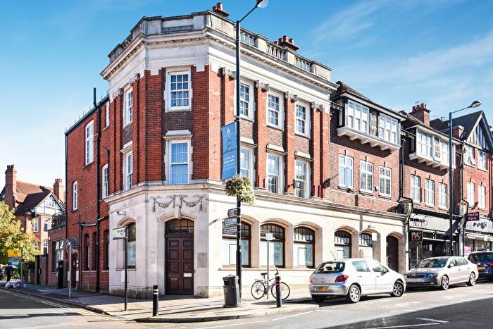 2 Bedroom Flat To Rent In Oaklands Gate, Northwood, HA6