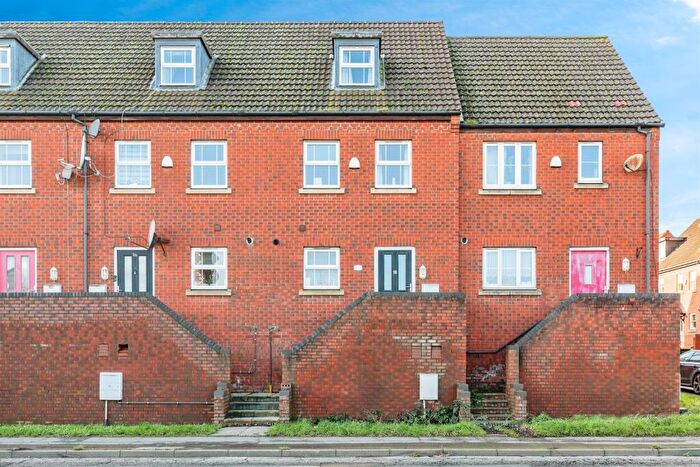 3 Bedroom Terraced House For Sale In The Embankment, Wellingborough, NN8